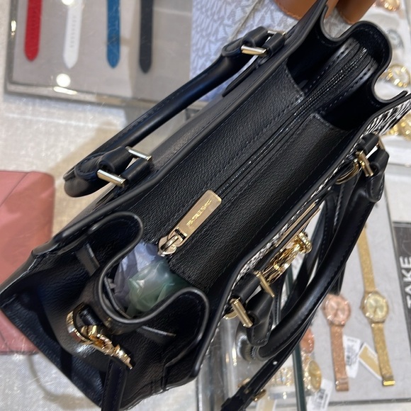 Michael Kors
Hamilton Small Satchel Leather
Color: Black Multi 
NWT - Picture 12 of 16